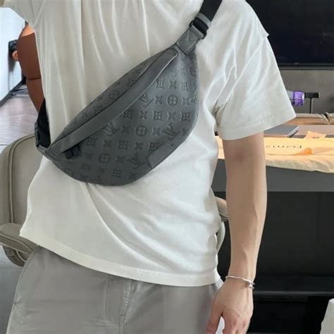 louis vuitton waist bag man|louis vuitton bum bag outline.